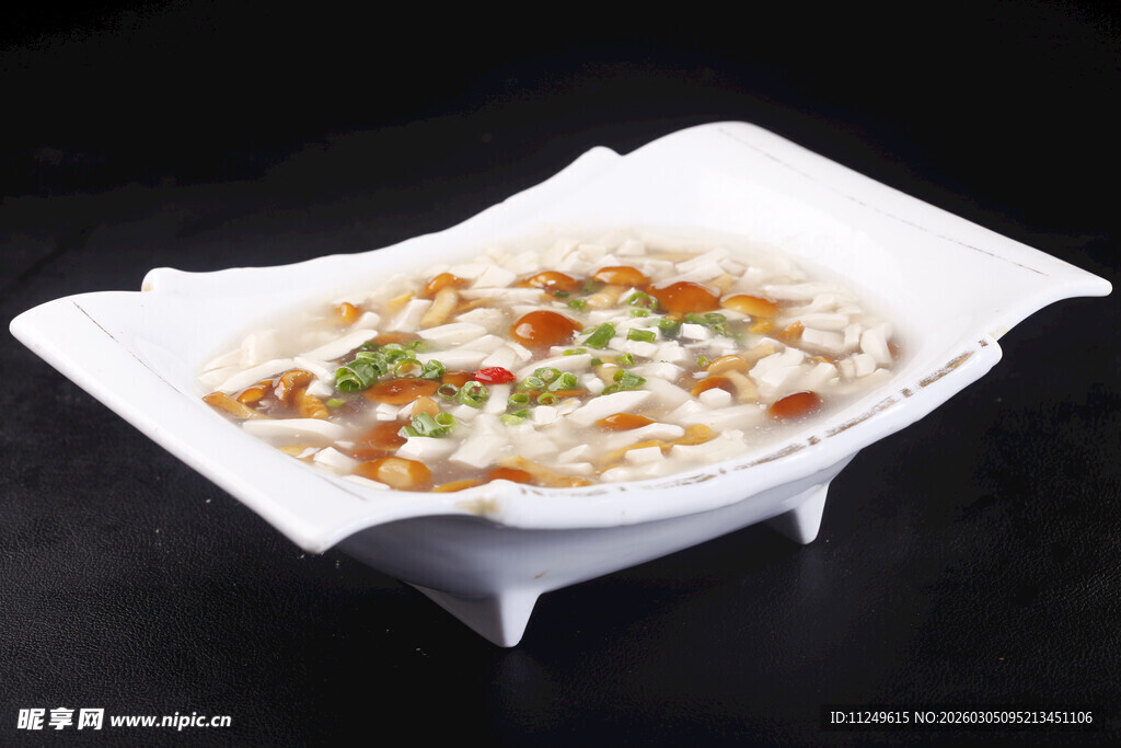 小蘑菇水滑豆腐