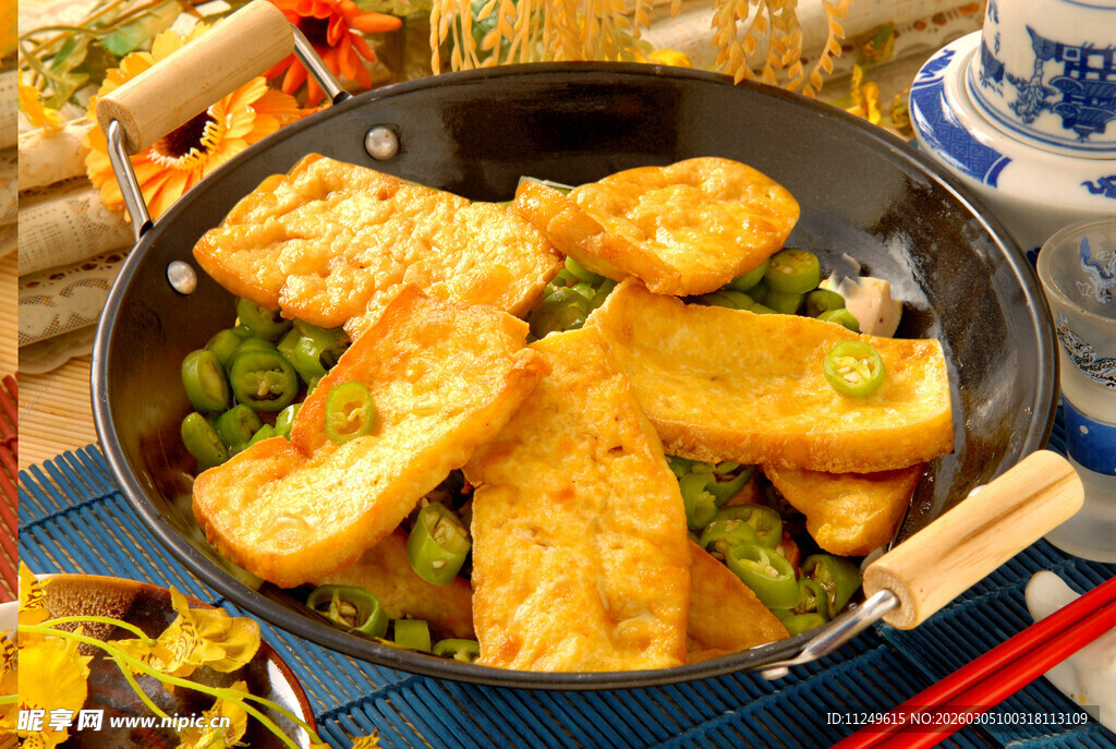 青椒焖豆腐
