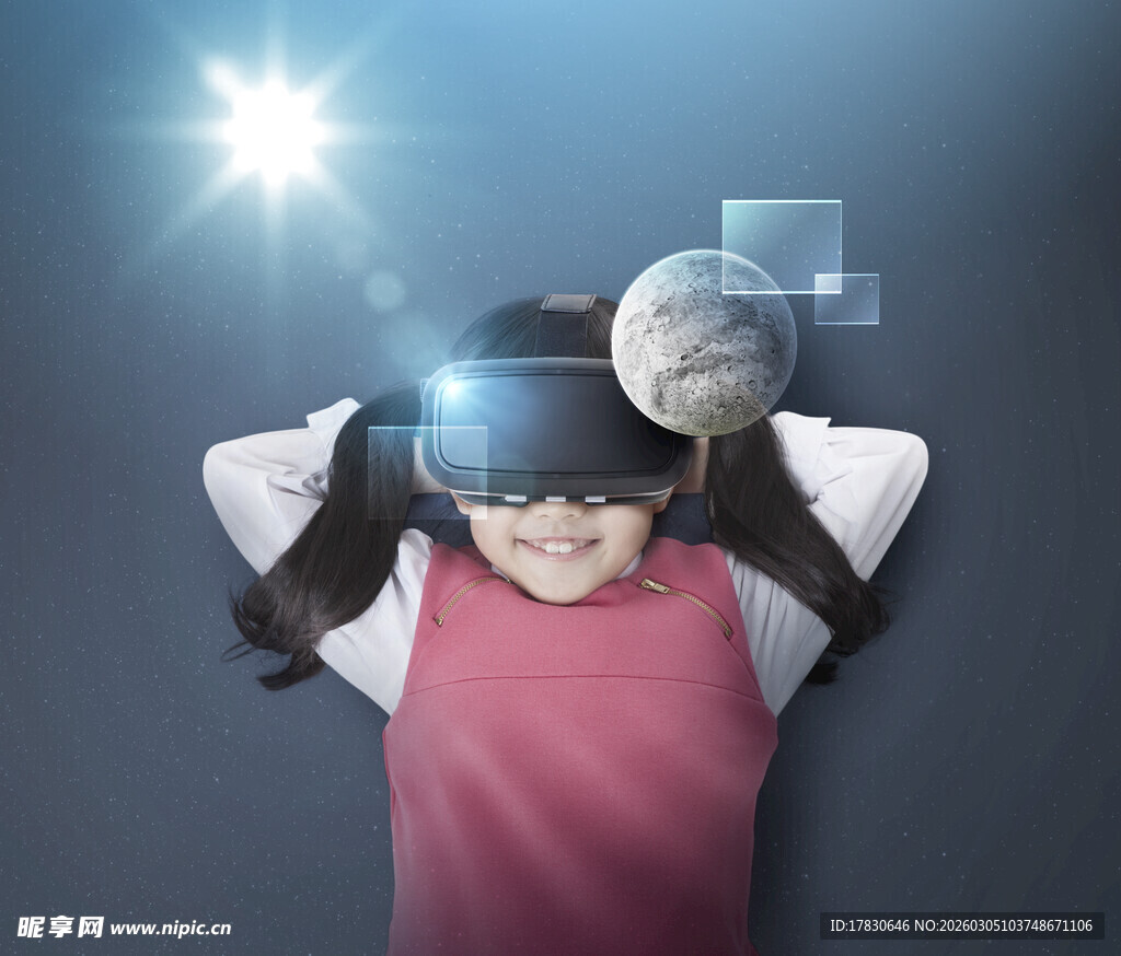 小女孩体验酷炫智能眼镜