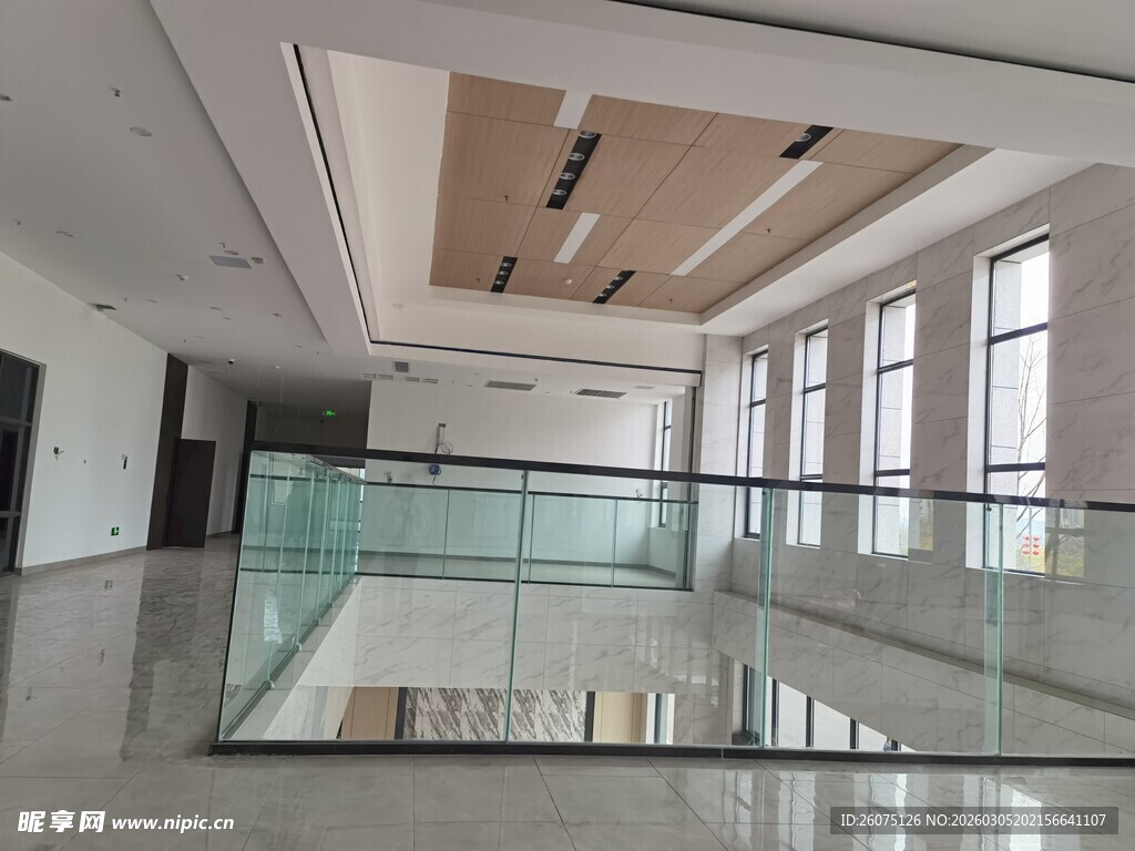 现代简约风宽敞室内空间