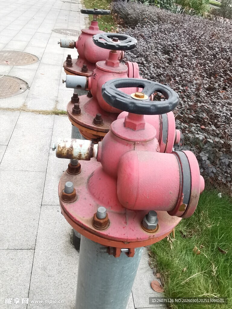 户外红色消防栓设备