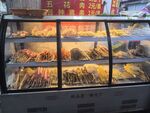 美味熟食陈列展示柜中