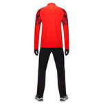 红色运动套装展示