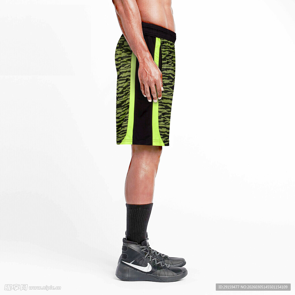 男士荧光绿运动短裤展示
