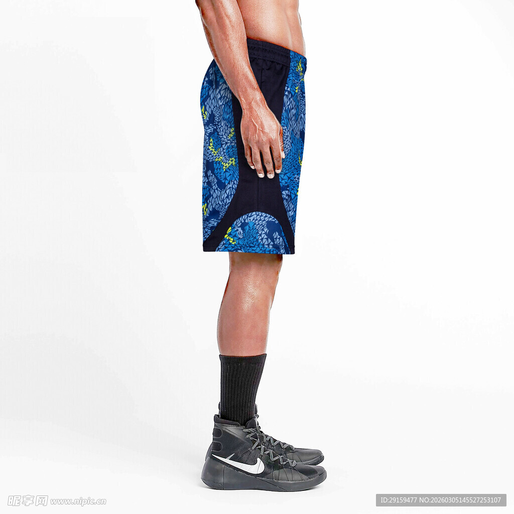 男士彩色图案篮球短裤展示