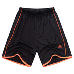 黑色运动短裤