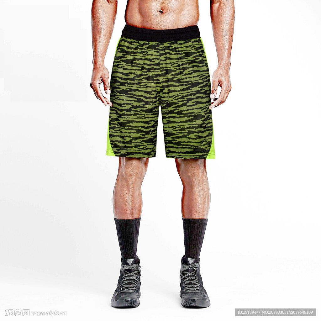 男士迷彩运动短裤展示