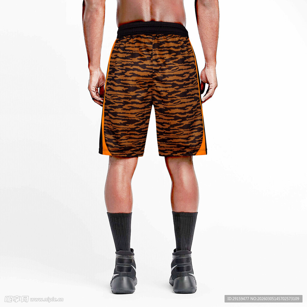 男士个性虎纹运动短裤展示