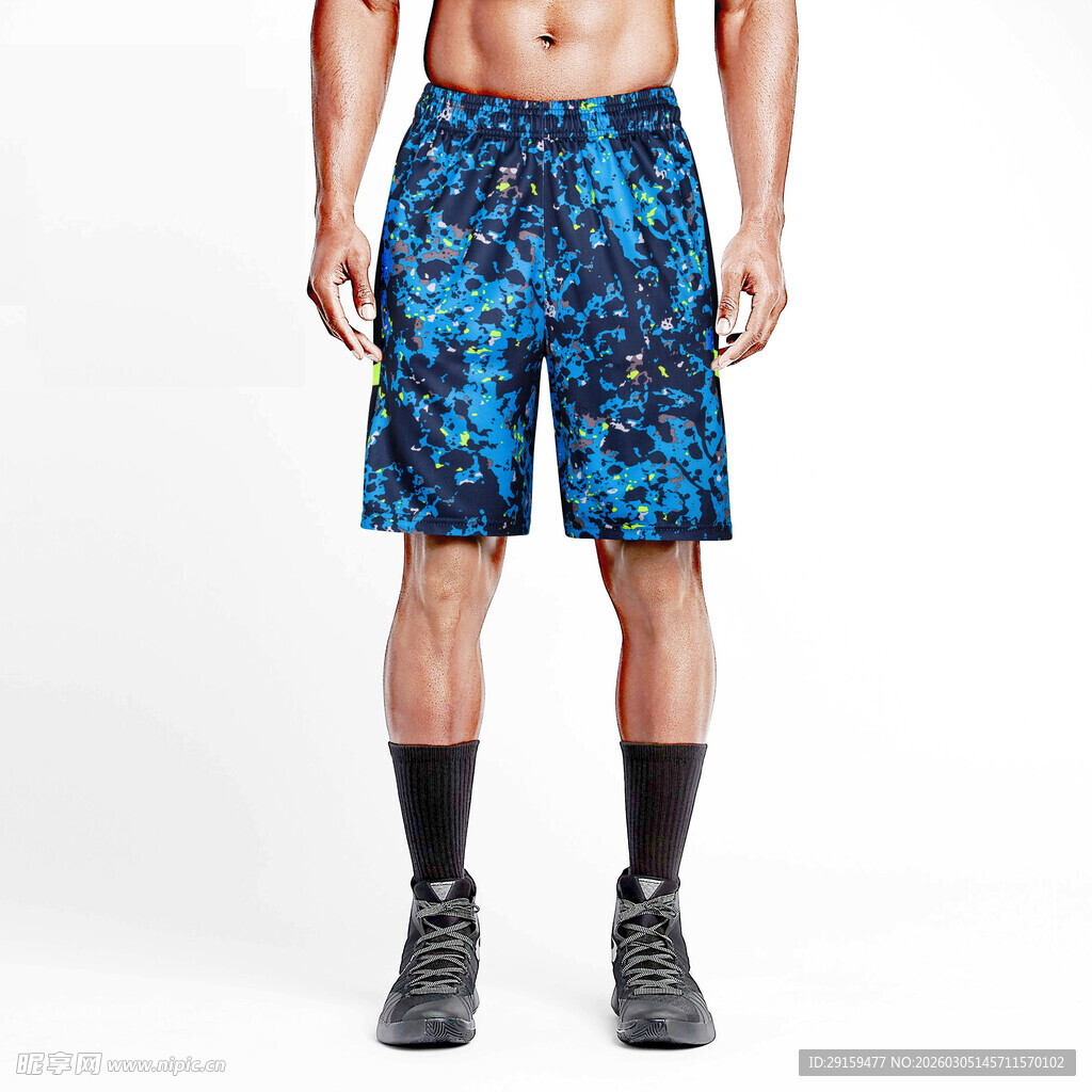 男士迷彩运动短裤展示