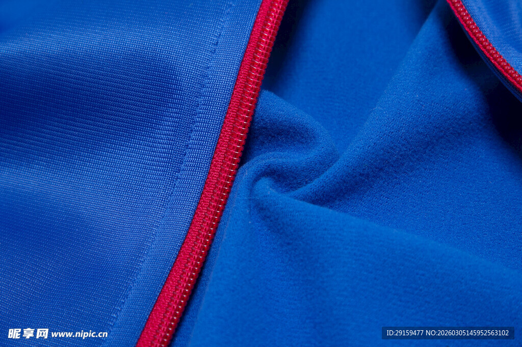 蓝色布料配红色边细节