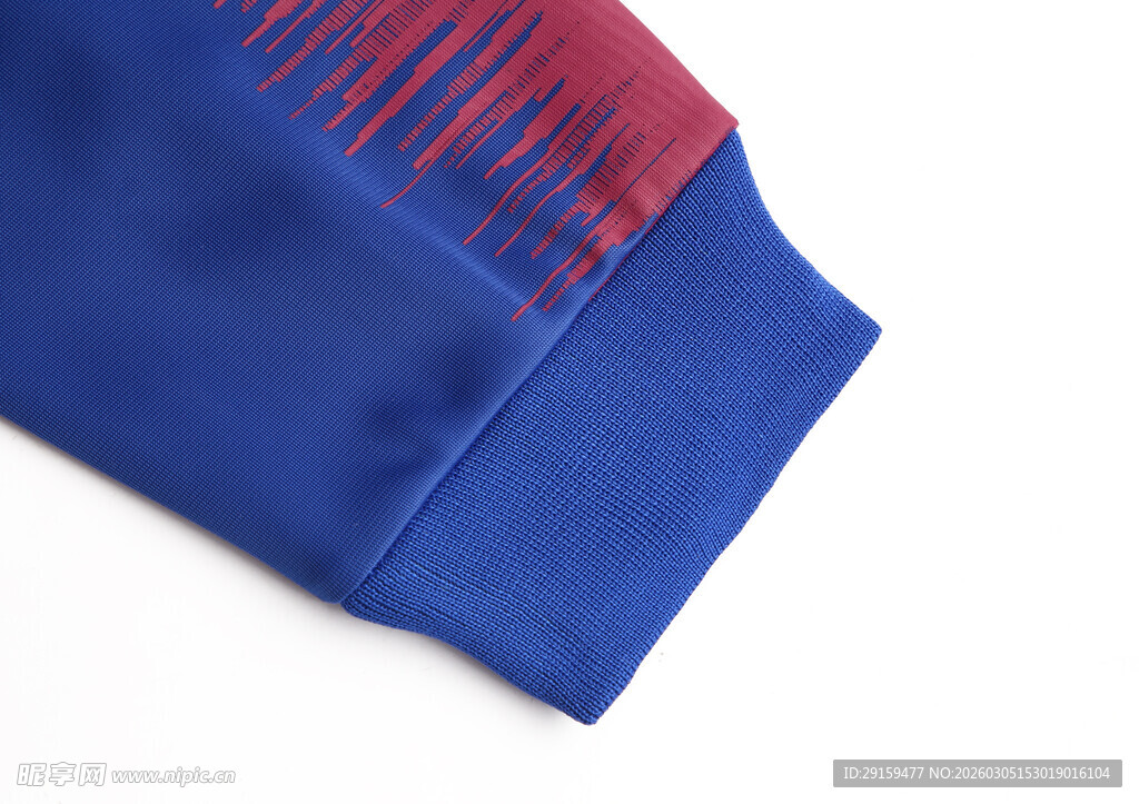 蓝色红纹衣物袖口特写
