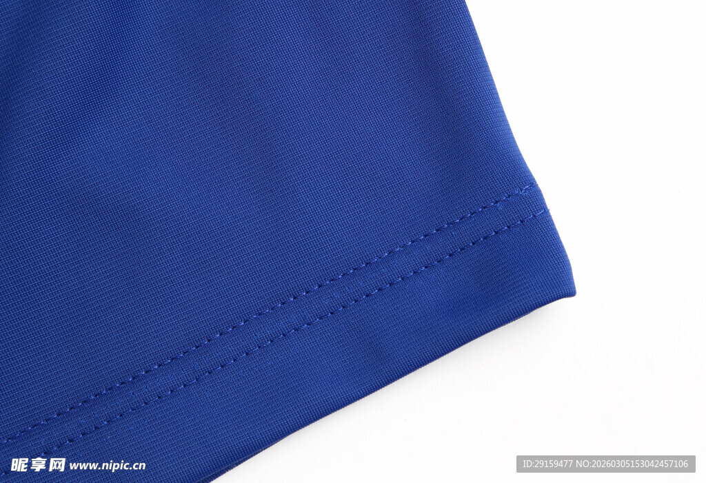 蓝色衣物边角特写