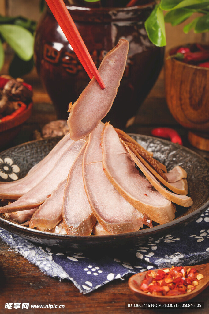 美味片状卤肉诱人呈现