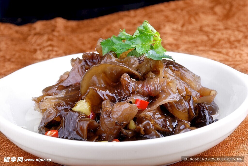 香辣爽口凉拌木耳