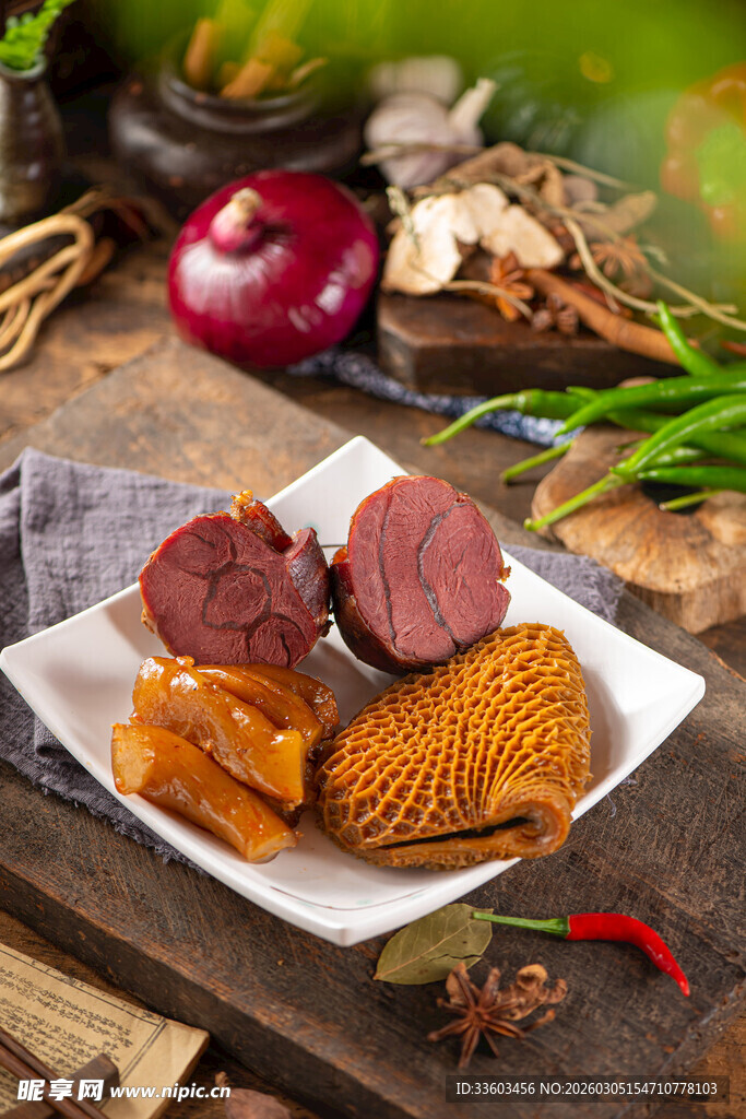 美味传统卤味拼盘