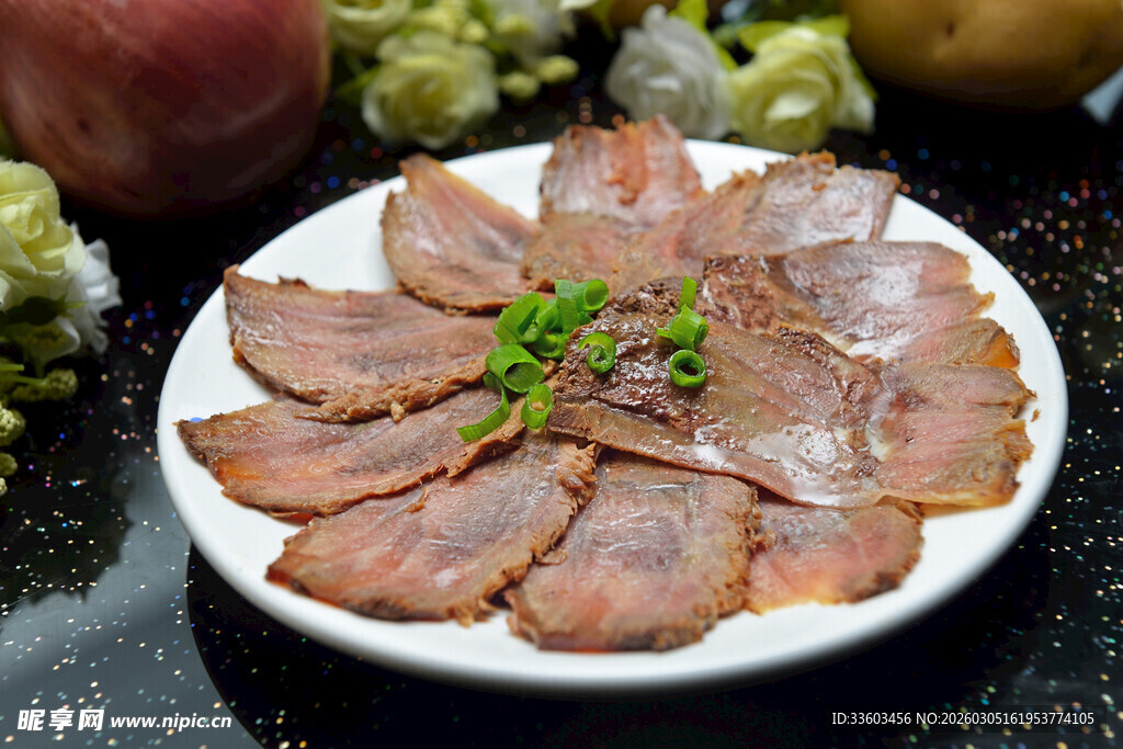 美味卤牛肉摆盘