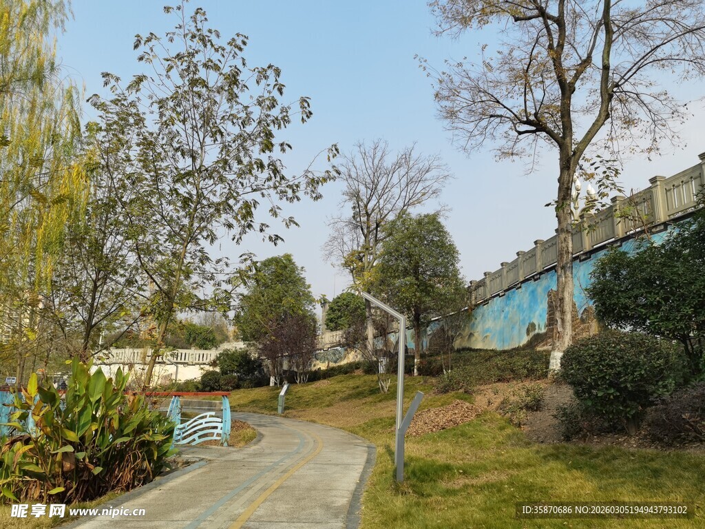 宁静公园小道景观