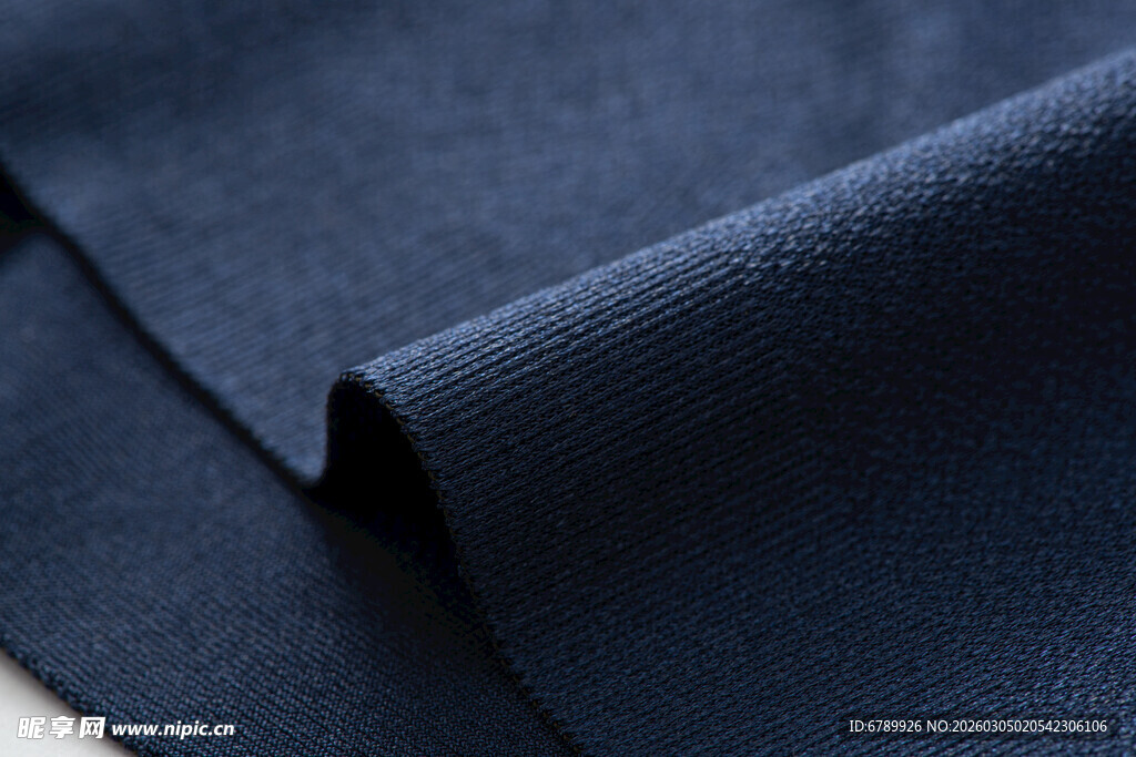 深蓝色布料细节特写