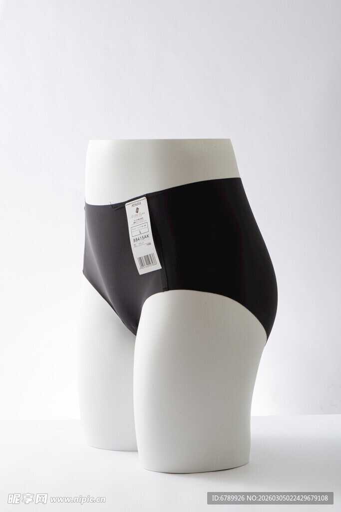 黑色简约女士内裤展示