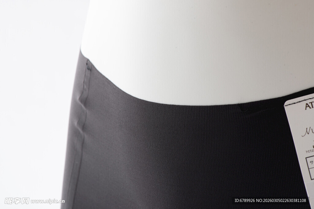黑色内裤腰身细节展示