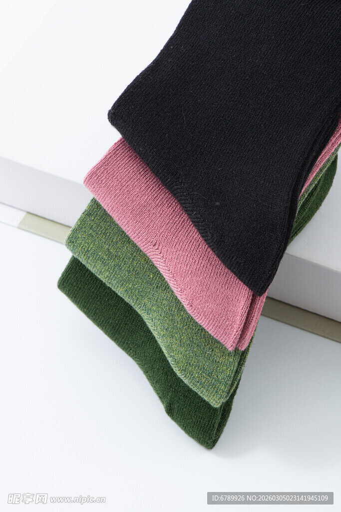 多彩袜子堆叠展示