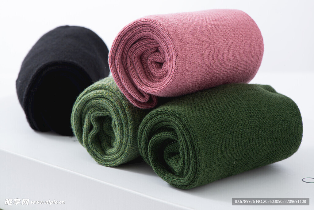 三色棉袜叠放展示