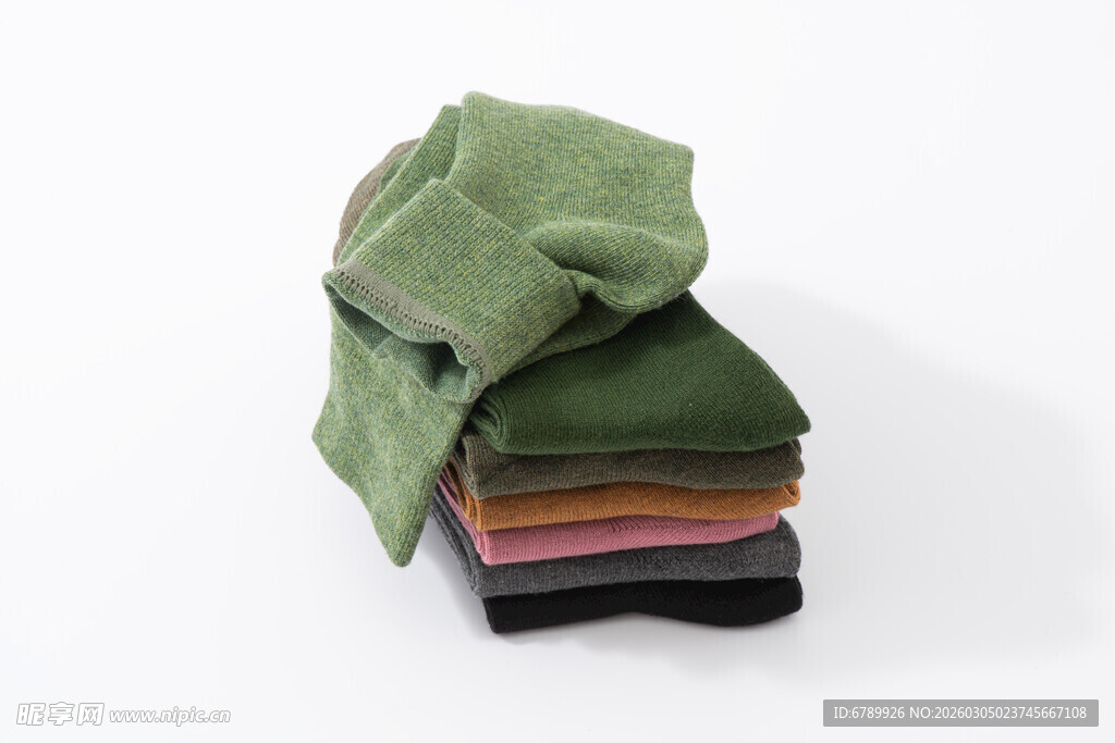 多彩叠放的棉袜