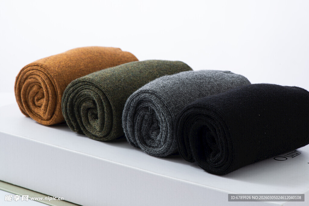 多彩卷状袜子展示