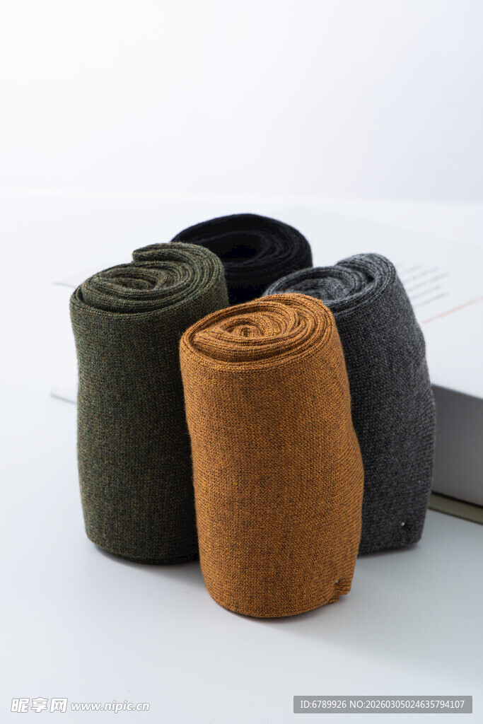 多彩棉袜卷状展示