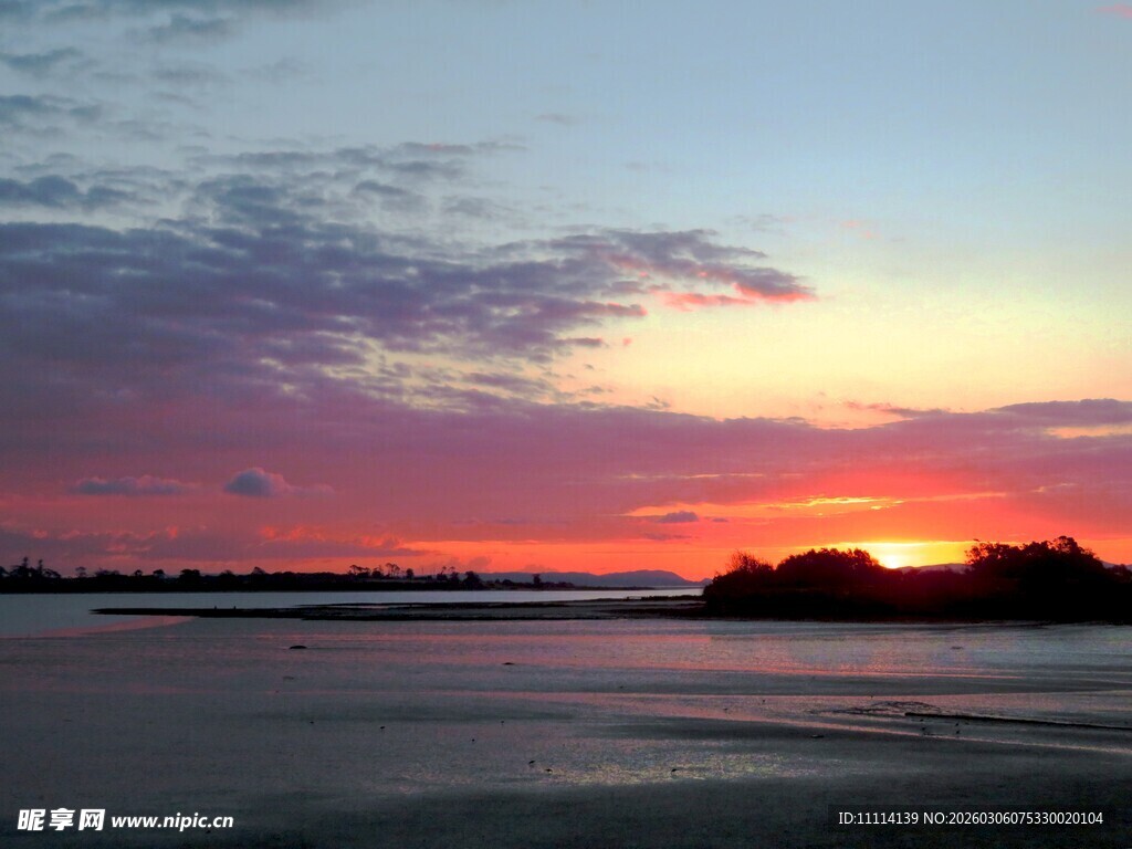 海边绚丽日落美景