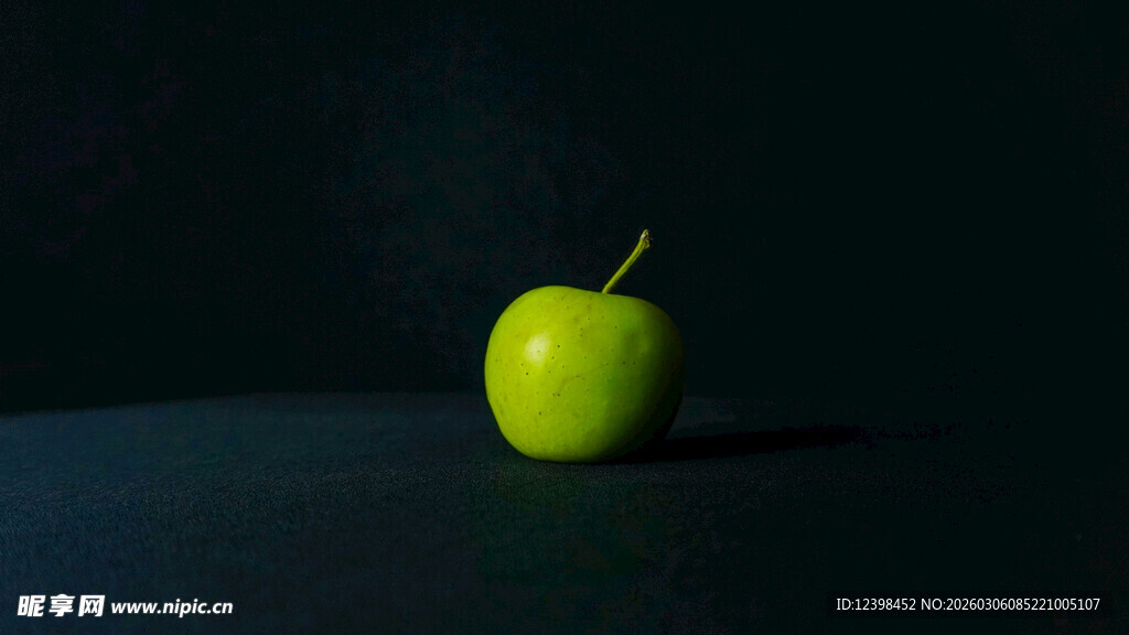 青苹果静物特写