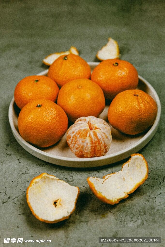 盘中鲜橘
