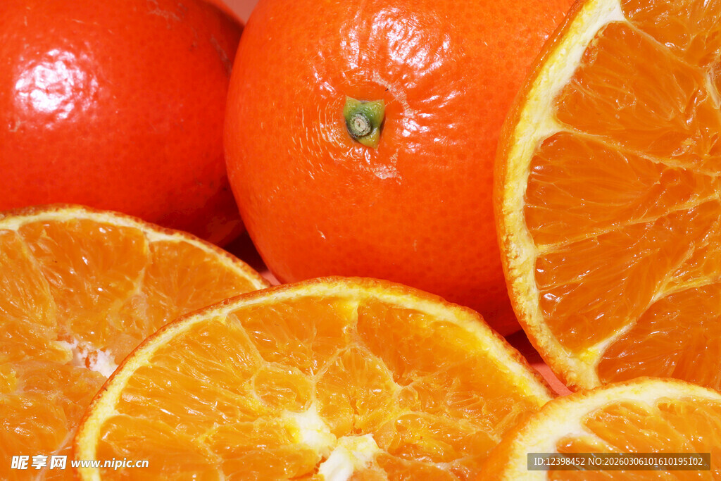 新鲜多汁的柑橘类水果