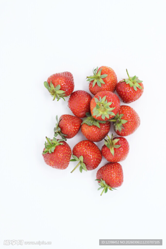 新鲜草莓堆叠