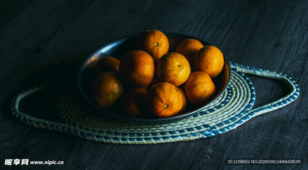 碗中美味油炸丸子