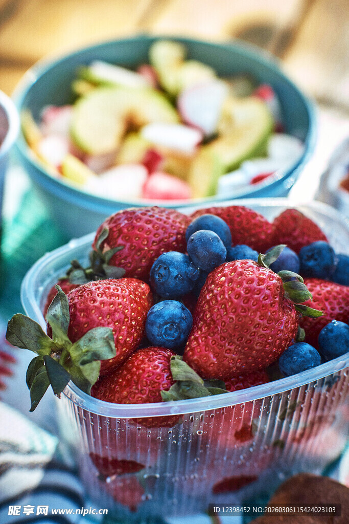 新鲜多彩浆果组合