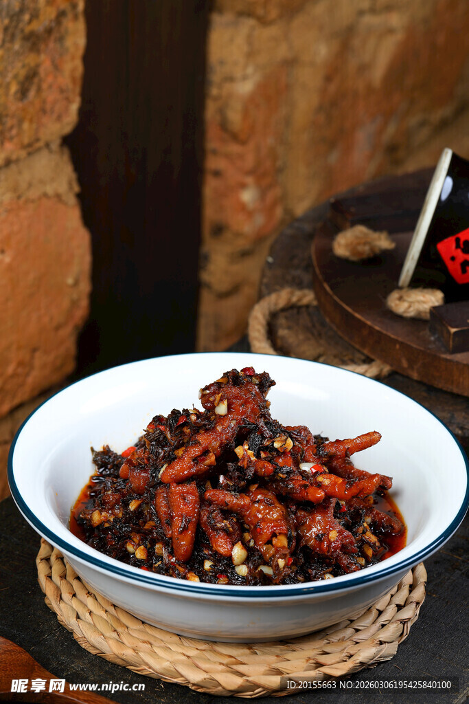 梅干菜烧虎皮凤爪