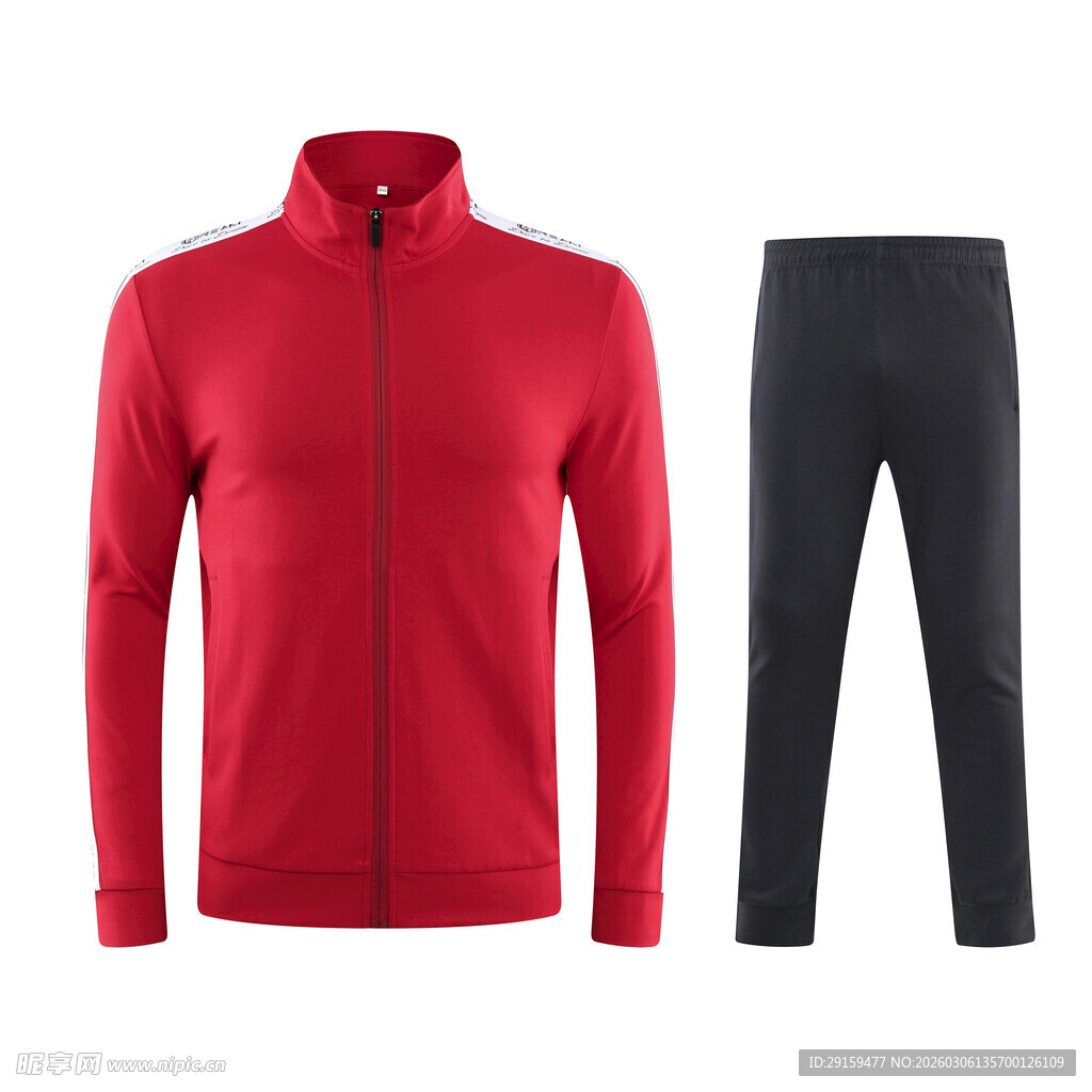 红色运动上衣配黑色长裤