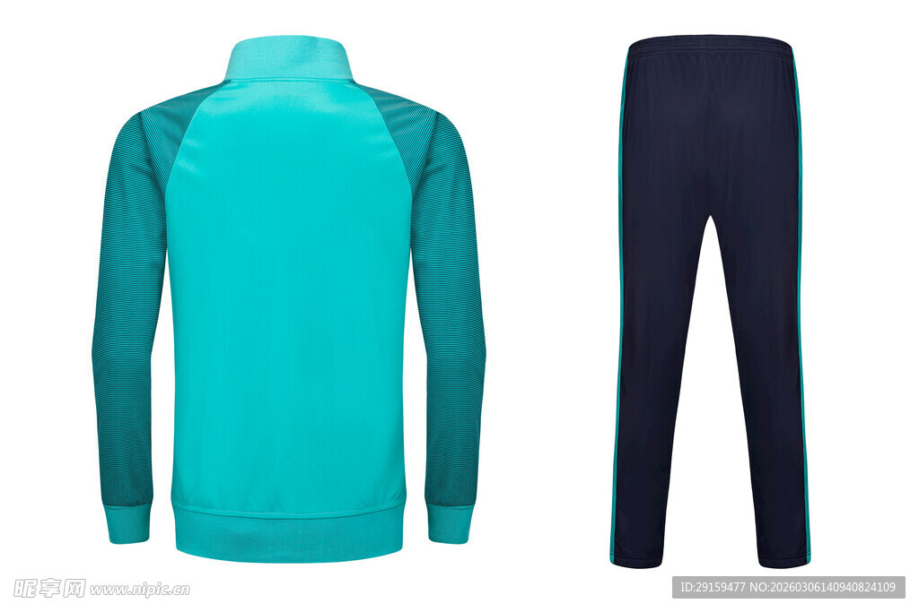 蓝色运动上衣与黑色长裤