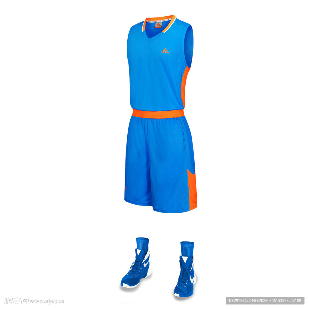 蓝色运动套装与球鞋展示