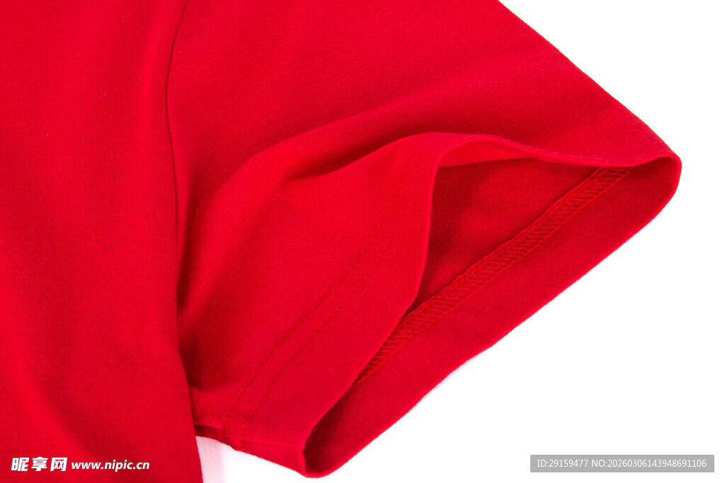 红色衣物局部特写