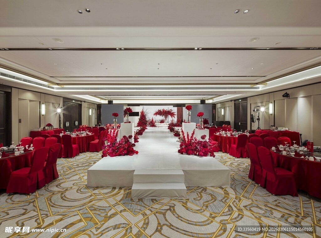 豪华婚礼宴会厅布置精美