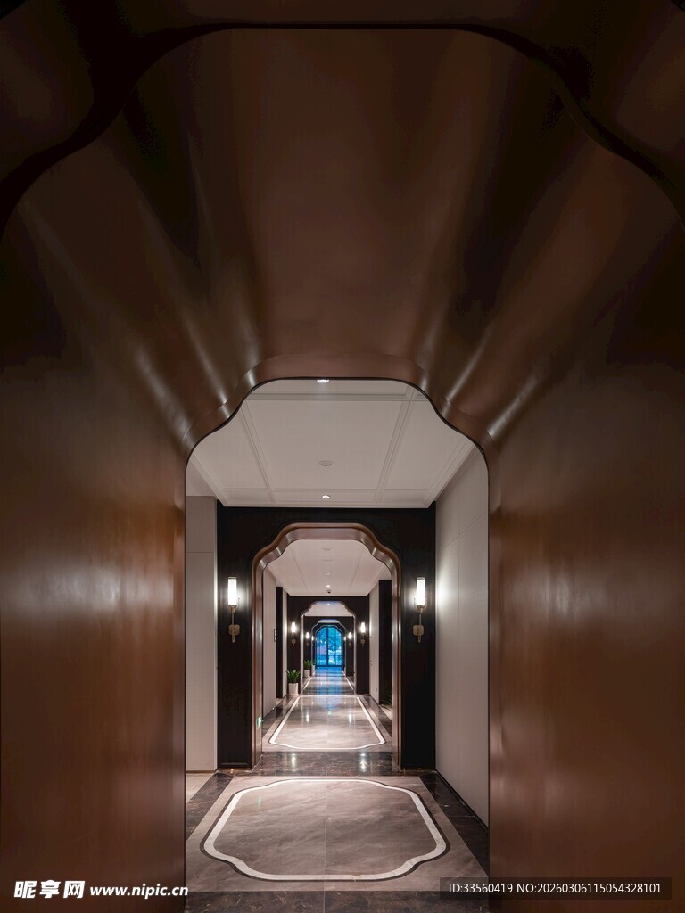 未来感金属隧道空间