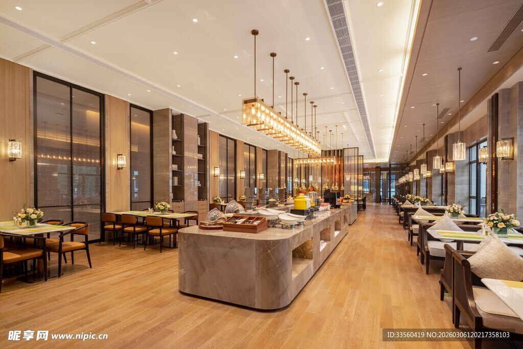 现代风格宽敞明亮的餐厅