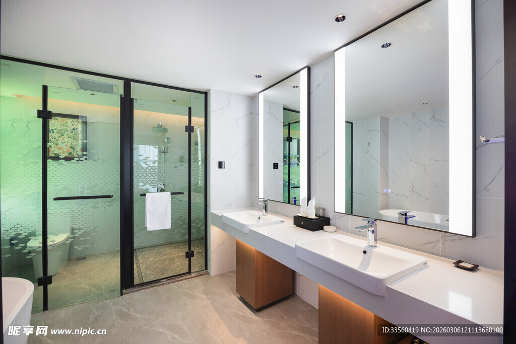 现代简约风格双台盆浴室