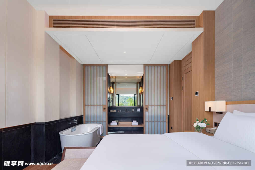 现代简约风格温馨卧室空间