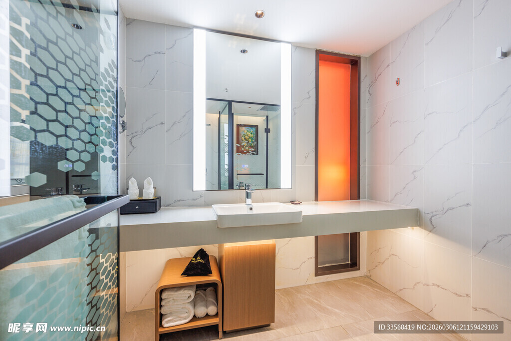 现代简约风浴室洗手台区域