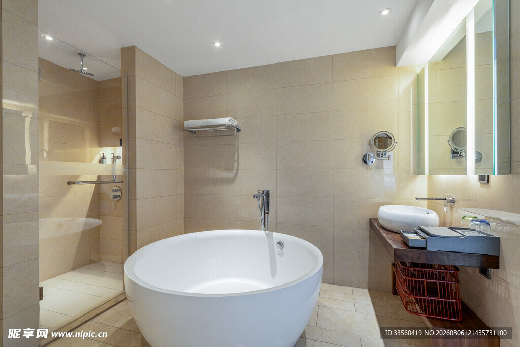 现代简约风豪华浴室