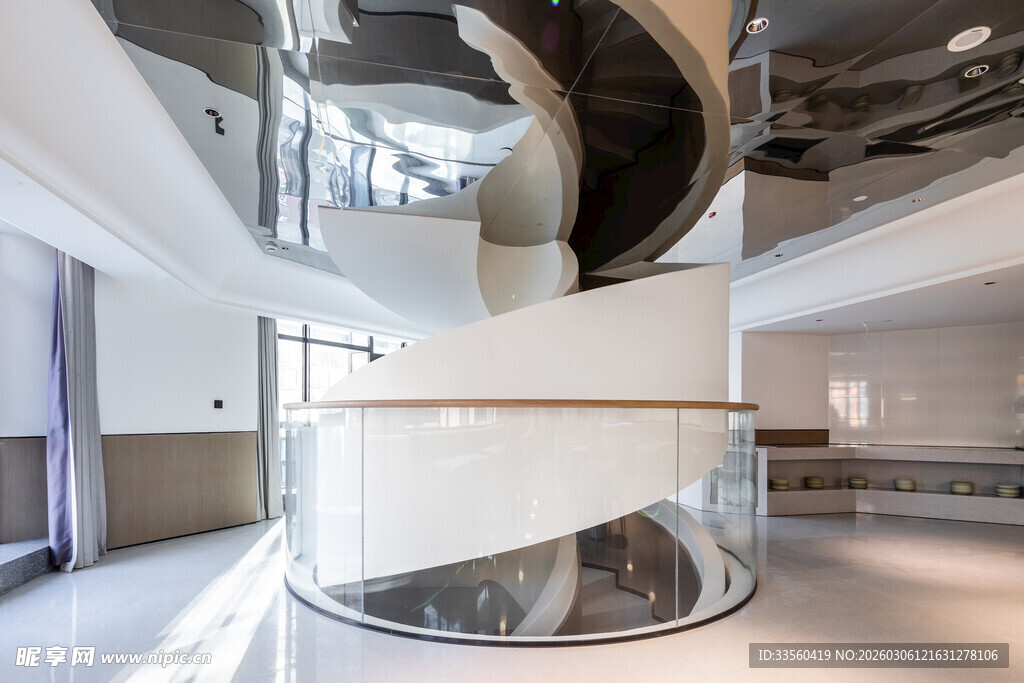 现代室内旋转玻璃楼梯设计