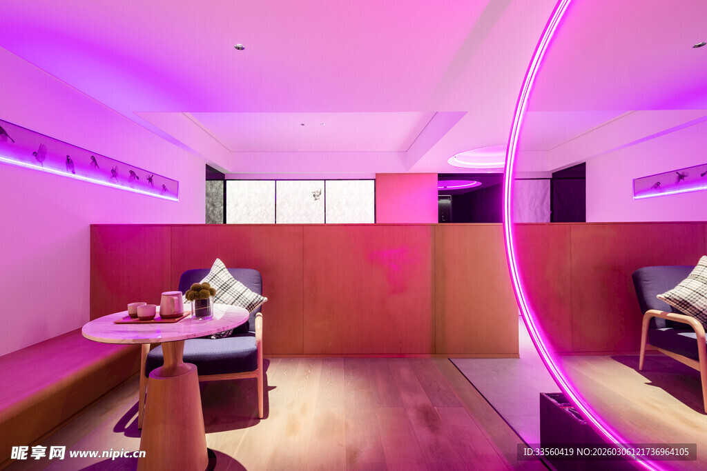 梦幻紫色系室内休闲空间